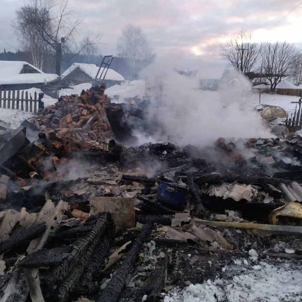 В Шенкурском районе в пожаре погибли двое мужчин | 11.03.2022 | Северодвинск  - БезФормата